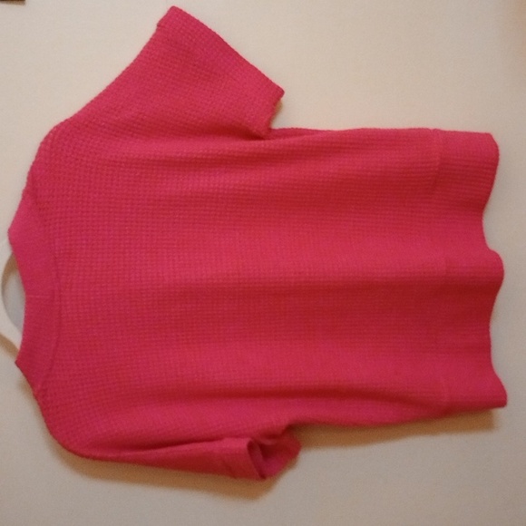 DEEP PINK SHORT SLEEVE TOP, GREAT BUTTONS, LIGHT WAFFLE WEAVE, SZ M. NWOT - Picture 7 of 8